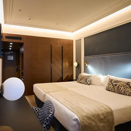 Catalonia Plaza Catalunya Otel 4*