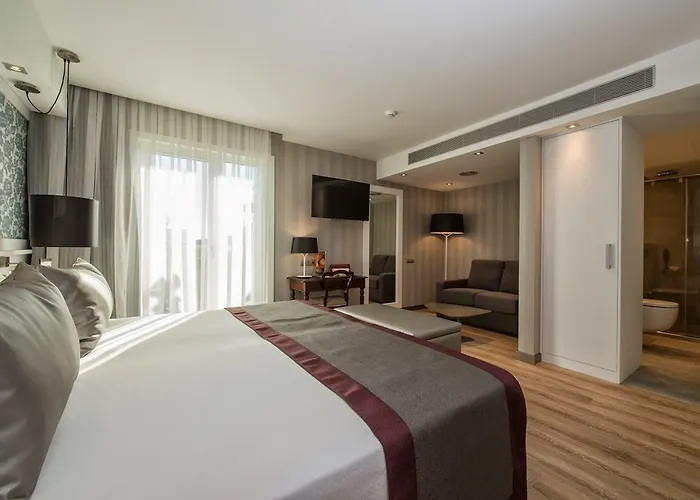 Catalonia Plaza Catalunya Hotel