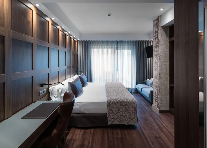 Catalonia Plaza Catalunya Hotel